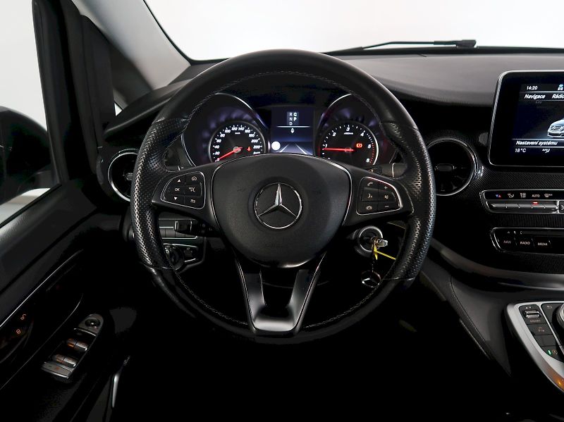 Mercedes-Benz Třídy V (2020) 300d L EXCLUSIVE WEBASTO BURME - fotka 19 z 39