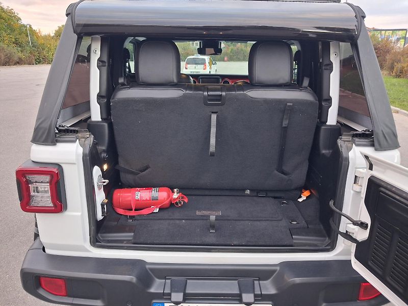 Jeep Wrangler (2021) Rubicon, 1. majitel, ČR - fotka 37 z 62