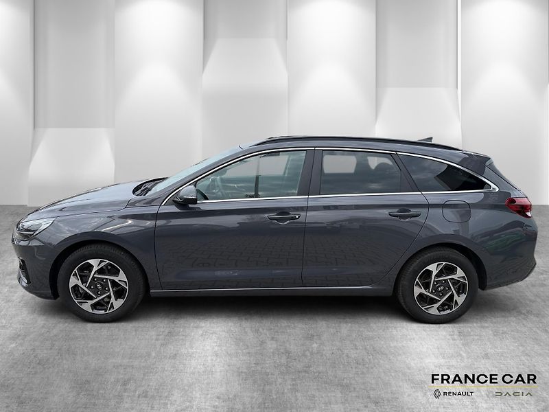 Hyundai i30 (2025) 1,5 T-GDi 103 kW STYLE - fotka 8 z 24