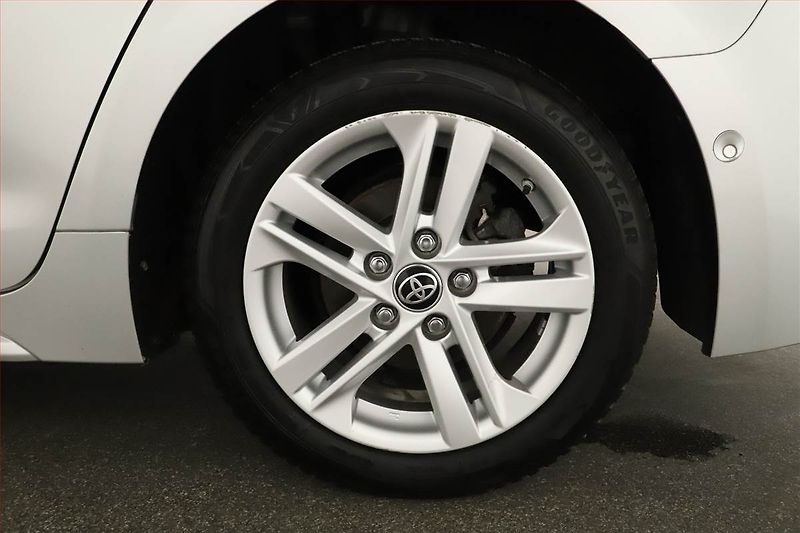 Toyota Corolla (2021) Comfort 1.8 Hybrid - fotka 15 z 15