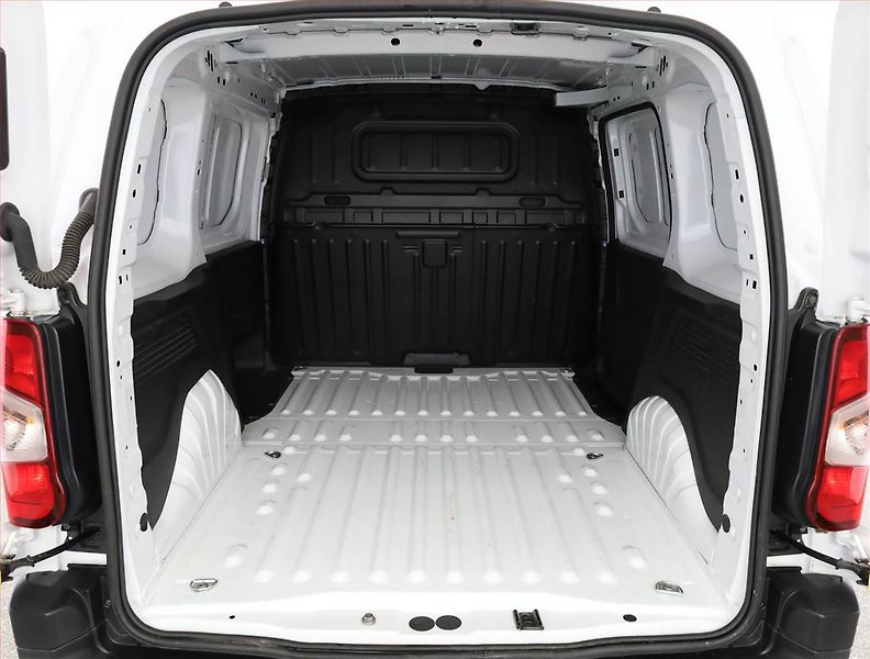 Toyota ProAce City (2024) 1.5 D4-D, ČR, DPH - fotka 15 z 15