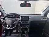 Peugeot 2008 (2018) 1.2 PT, Allure, AT, panor - náhled 8
