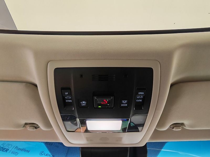 Lexus ES 300h 300h Luxury - fotka 47 z 49