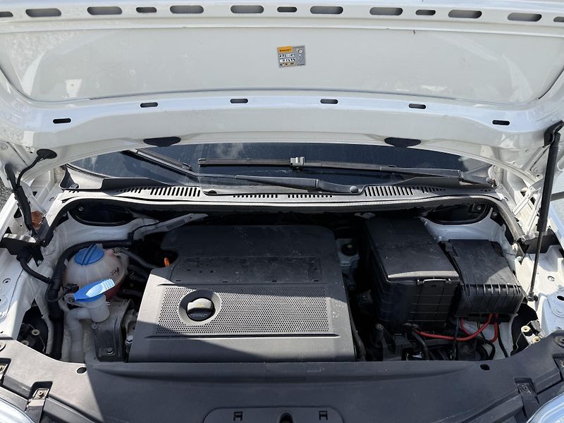 Volkswagen Caddy 1.4 16V - fotka 12 z 12