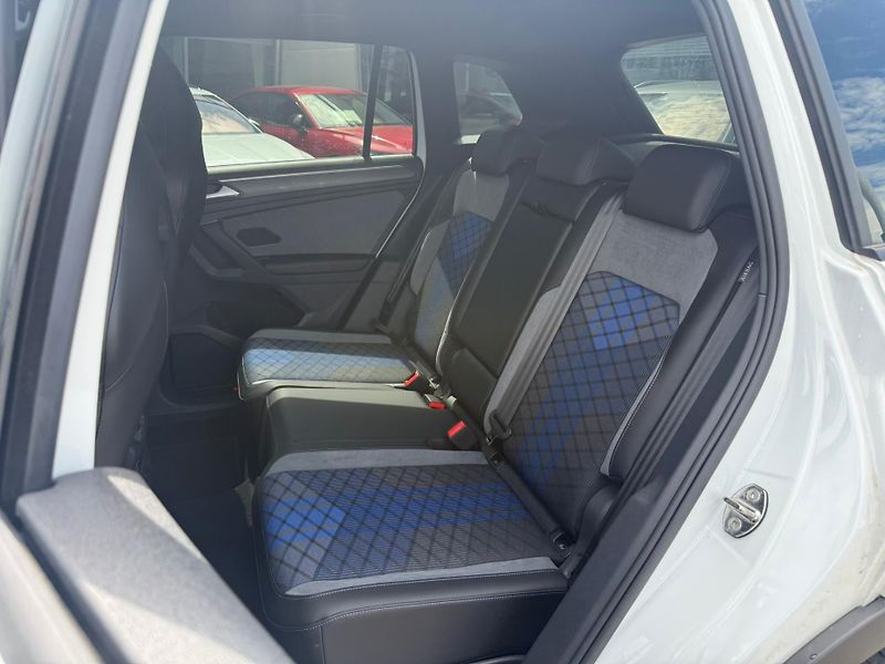 Volkswagen Tiguan R 2.0 TSI 235Kw DSG Akrapovič - fotka 20 z 27