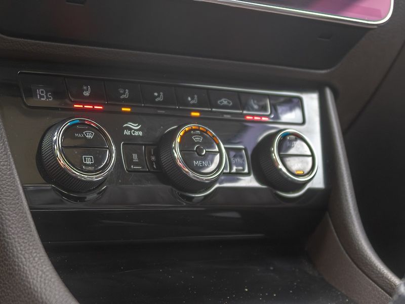 Škoda Superb (2017) 12/17 ČR 2.0TDI–LAURIN KLEMENT - fotka 28 z 59
