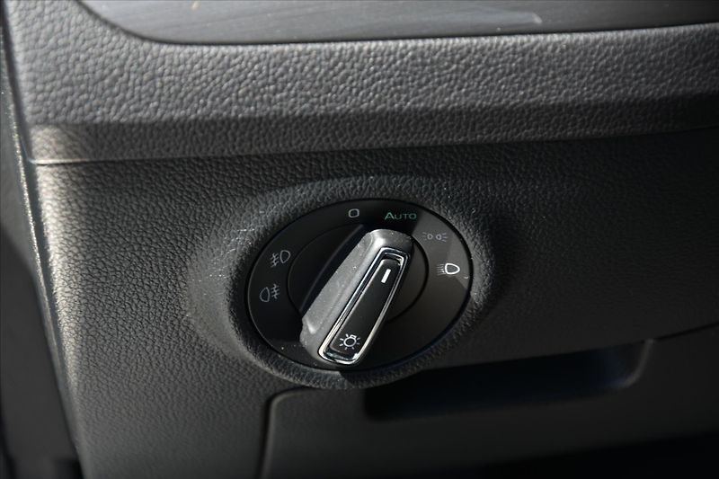 Škoda Superb 2.0 TDI 140kW DSG STYLE ČR - fotka 31 z 32