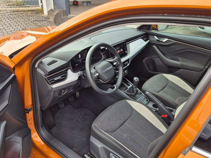 Škoda Kamiq (2025) Top Selection 1.5TSi 110kW 6°m - fotka 11 z 30