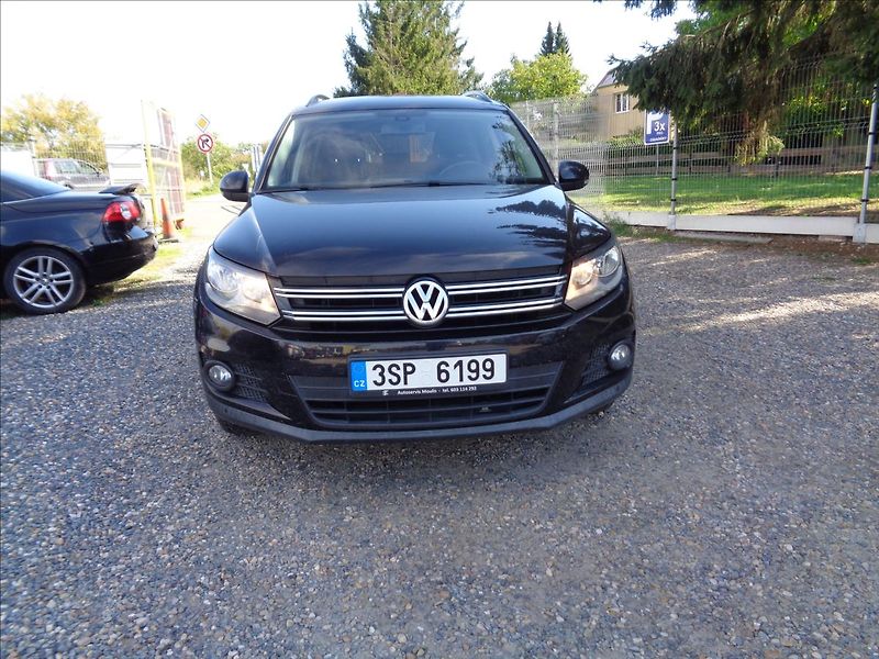 Volkswagen Tiguan 2,0 - fotka 2 z 17