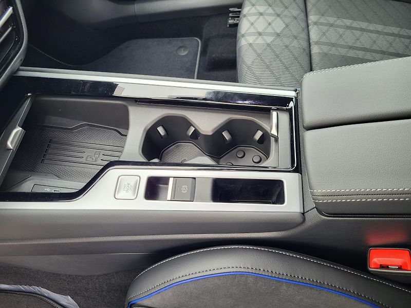 Volkswagen Passat (2026) R-Line 2,0 TDI 110KW-nové - fotka 20 z 29