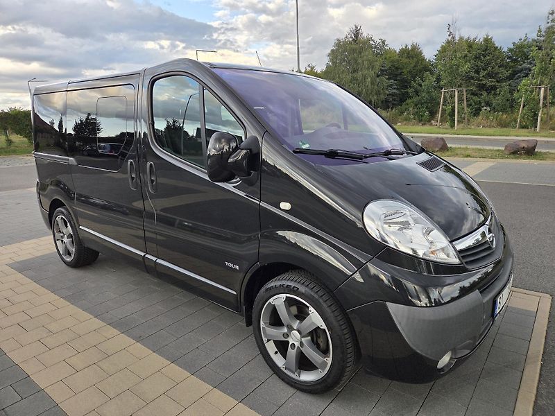 Opel Vivaro (2011) 2.5 CDTI Tour Cosmo - fotka 10 z 35