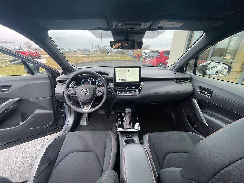 Toyota Corolla Cross 2.0 Hybrid FWD GR SPORT VIP - fotka 25 z 29