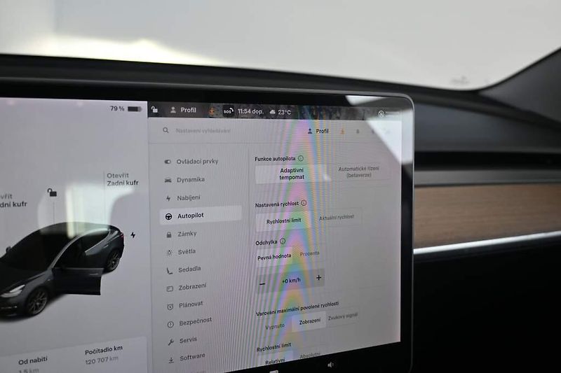 Tesla Model 3 (2020) LED 360 RWD Kamera Range Plus - fotka 19 z 33