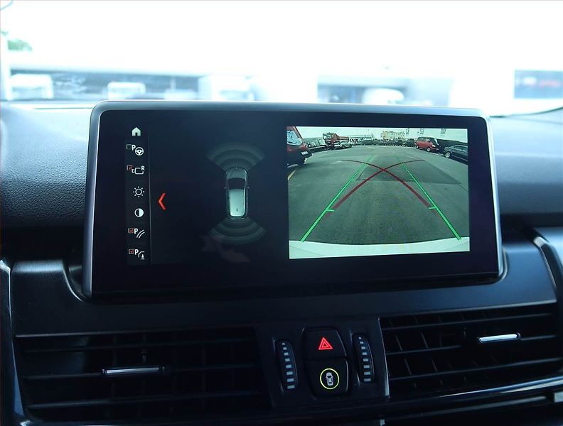 BMW Řada 2 (2017) 225xe Active Tourer, 4X4 - fotka 18 z 27