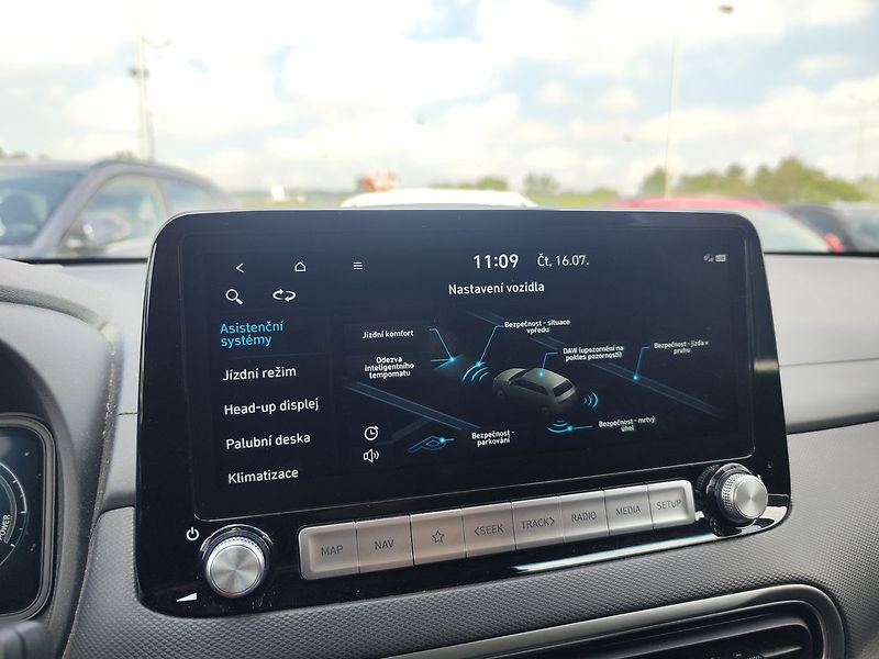Hyundai Kona EV/150kW 64kWh Style AT - fotka 17 z 35