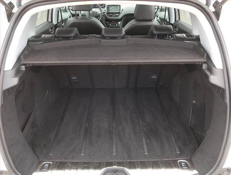 Peugeot 2008 (2014) 1.6 VTi, Serv.kniha, Navi - fotka 14 z 19