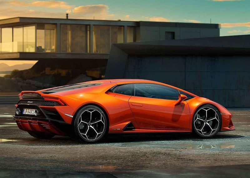 Do Ženevy se chystají elektromobily i sporťáky