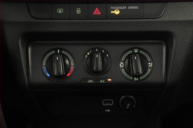 Škoda Fabia (2019) Ambition 1.0 TSI, ČR,1.maj - fotka 14 z 16