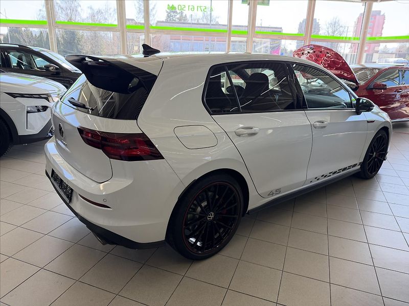 Volkswagen Golf 2,0   GTI EDICE 45 300 PS Akra - fotka 15 z 31