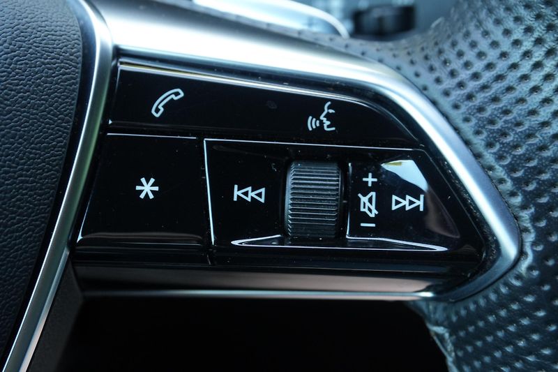 Audi A7 55 TFSI e, Quattro, Tažné, B&O - fotka 21 z 42