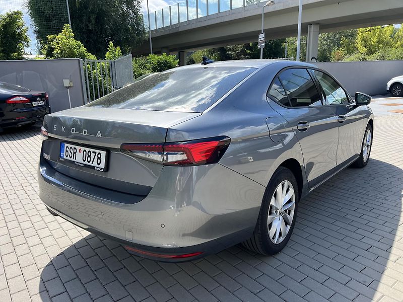 Škoda Superb 2.0 TDi Selection ČR - fotka 4 z 20
