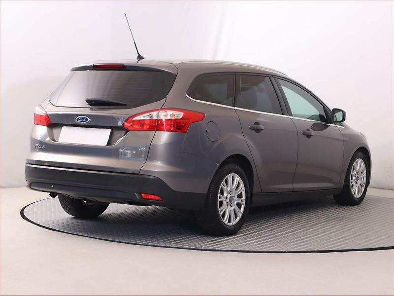 Ford Focus (2013) 1.6 TDCi, Serv.kniha, nová STK - fotka 5 z 16