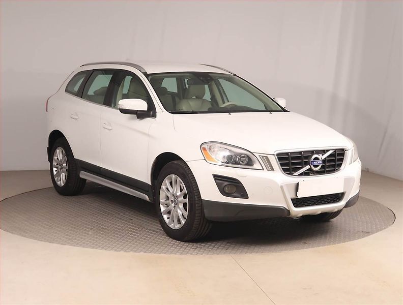 Volvo XC60 (2009) Momentum D5, 4X4, Automat - fotka 1 z 17