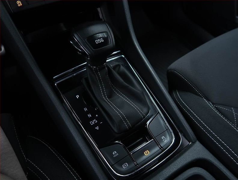 Škoda Karoq (2021) Sportline 1.5 TSI - fotka 13 z 24
