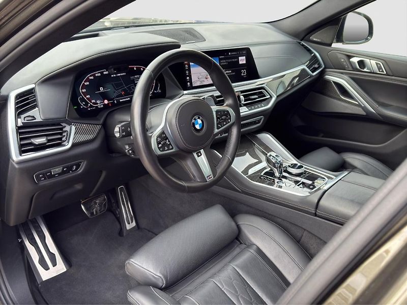 BMW X6 M50i - fotka 9 z 20