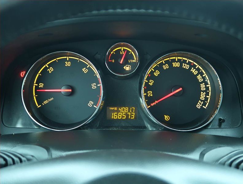Opel Antara (2012) 2.2 CDTI, 4X4, Serv.kniha - fotka 11 z 17