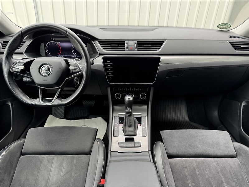 Škoda Superb 2,0 TDI DSG STYLE DPH 1.maj ČR - fotka 27 z 50