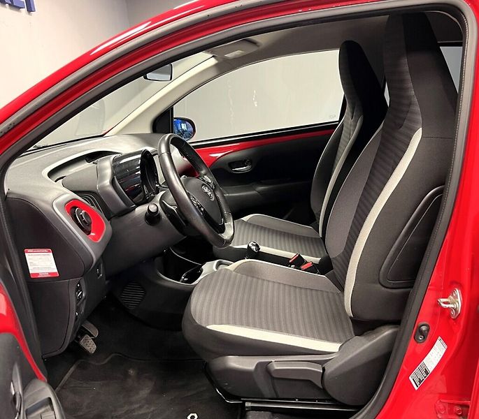 Toyota Aygo 1.0 VVT-i AT Style - fotka 7 z 15