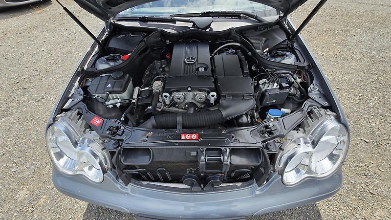 Mercedes-Benz Třídy C MERCEDES BENZ C180 AVANTGARDE - fotka 5 z 29