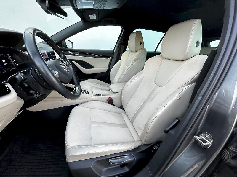 Škoda Octavia (2022) Combi 2.0 TDI 110kW DSG Style - fotka 26 z 35