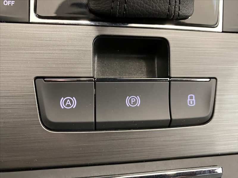 Škoda Superb 2,0 TDI 147kW DSG Style - fotka 17 z 29