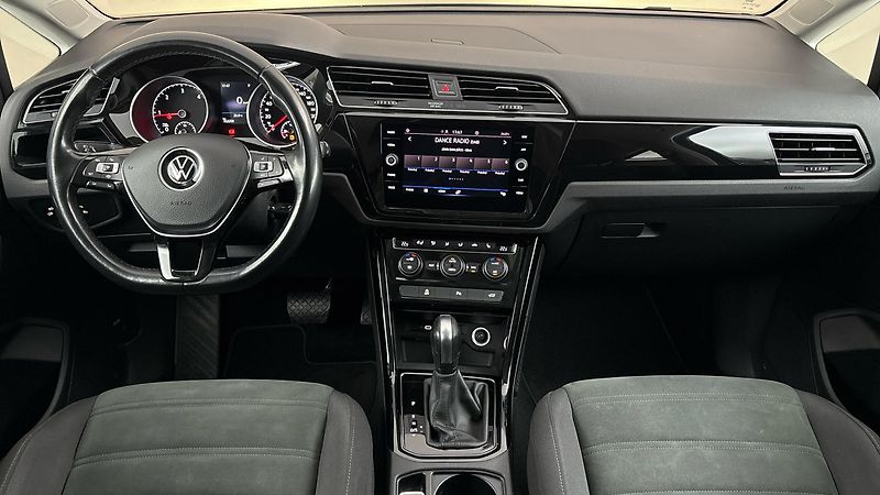 Volkswagen Touran 2.0 TDI DSG Highline - fotka 8 z 25