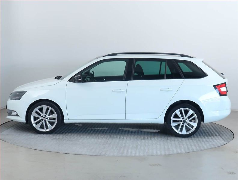 Škoda Fabia (2015) Style 1.2 TSI, Serv.kniha - fotka 3 z 18
