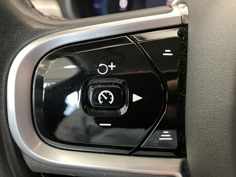 Volvo V90 B4 AWD Momentum PRO AT8, ČR - fotka 21 z 42