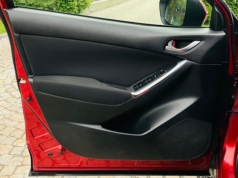 Mazda CX-5 2.0i AUT 4x4 SENZORY TAŽNÉ - fotka 32 z 49