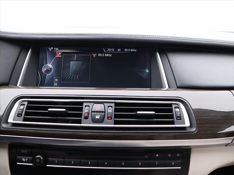 BMW Řada 7 3,0 730d 190kW xDrive - fotka 22 z 34