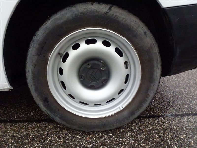 Citroën Berlingo 1,6 HDI 3míst Tažné,Klima,Temp - fotka 38 z 49