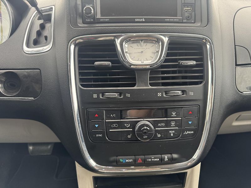 Chrysler Town & Country (2016) 3.6 V6 DOL. KM,SERVSNI KN - fotka 19 z 31
