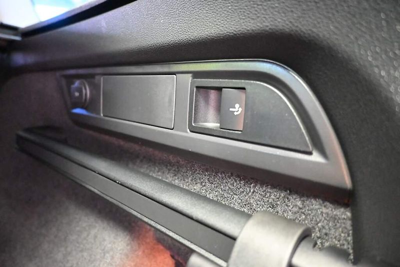 Škoda Kodiaq (2022) 2.0 DSG Matrix LED ACC Tažné K - fotka 21 z 36