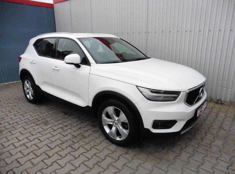 Volvo XC40 2,0 D3 Momentum PRO AWD A/T - fotka 2 z 15