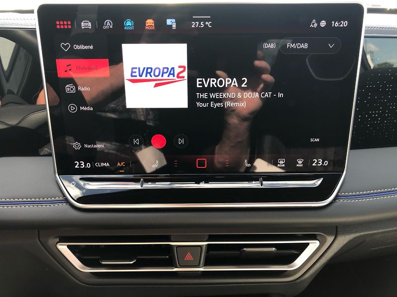 Volkswagen Tiguan R-Line People 1,5 eTSI 110kW m - fotka 19 z 30