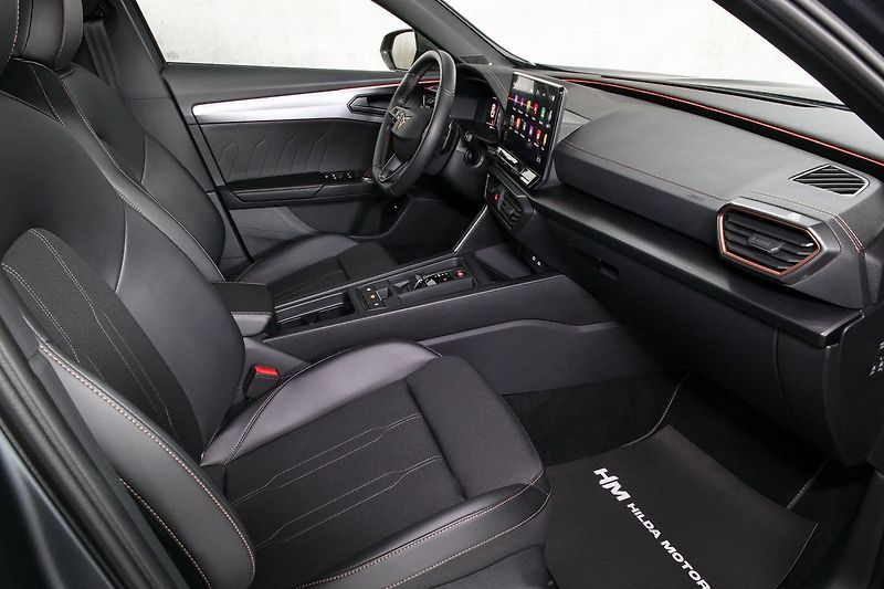 Cupra Formentor 2.0TSI 140kW DSG Matrix ZÁRUKA - fotka 16 z 37
