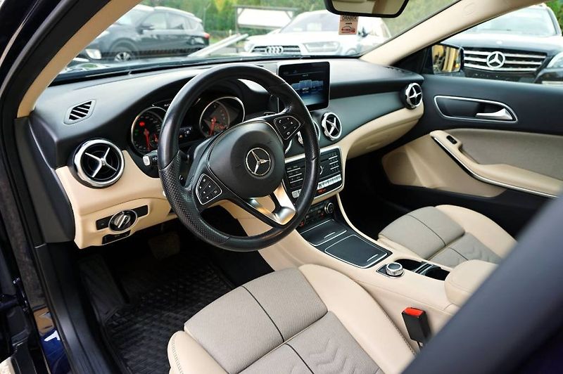 Mercedes-Benz GLA (2018) 2,0 220 135 kW - fotka 35 z 60