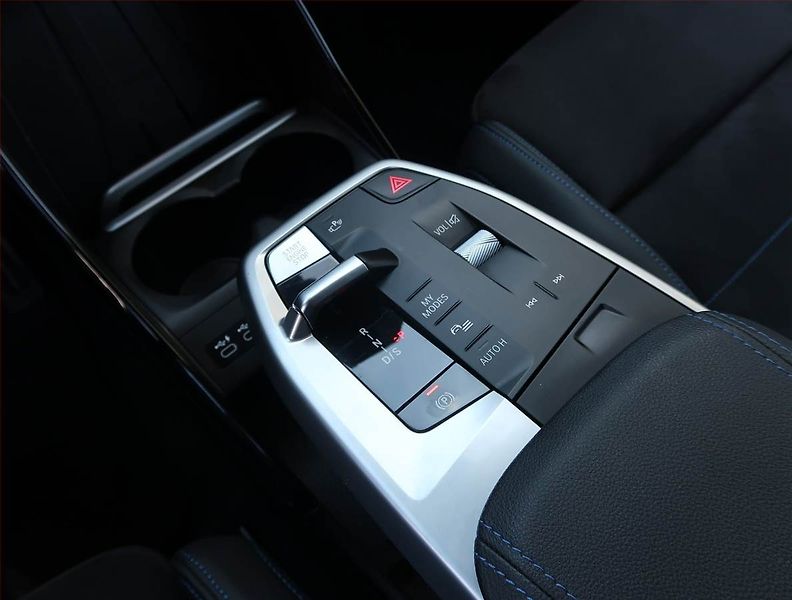 BMW Řada 2 (2023) M Sport 223i xDrive Active T - fotka 13 z 24
