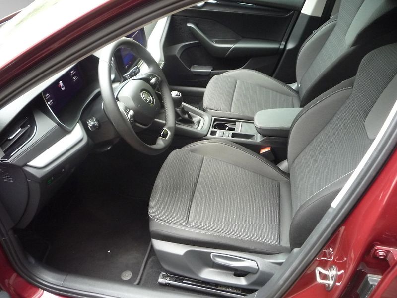 Škoda Octavia (2024) 1,5TSi 110kW Selction - fotka 5 z 20