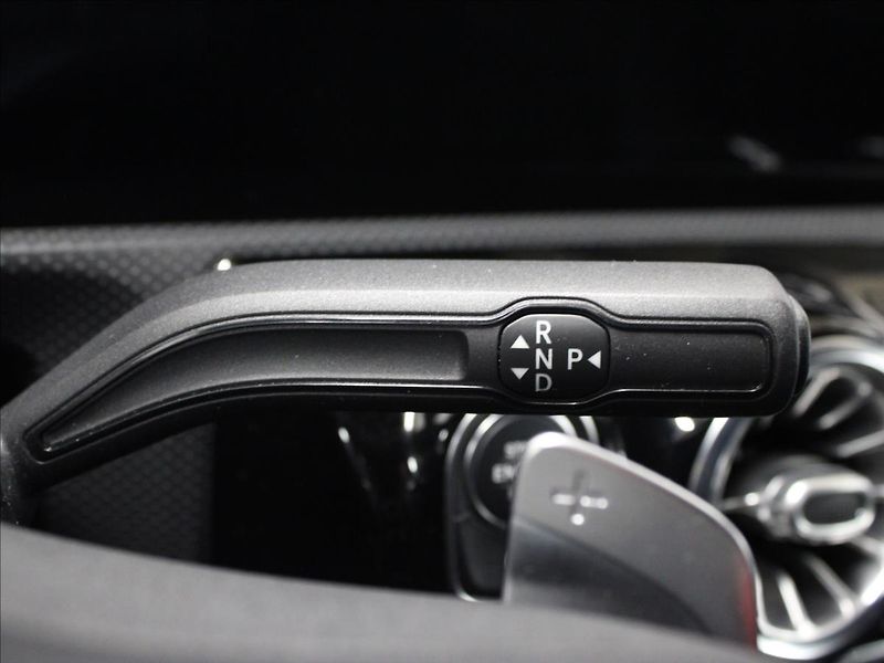 Mercedes-Benz CLA 2,0 220 7G-DCT AMG ZÁNOVNÍ - fotka 21 z 39